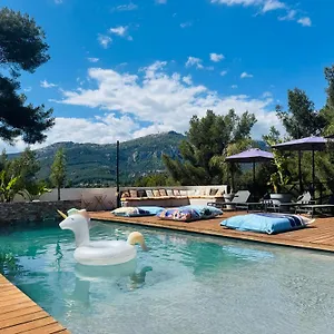 Gasthuis Holistika : / Pool / Air Conditioning/ Mont Faron, Toulon